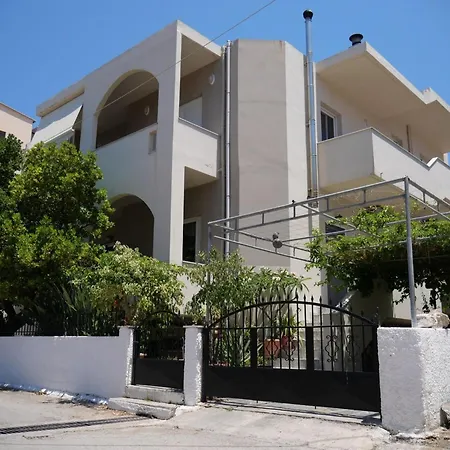 度假居 Rosy's House With Amenities Near Chania