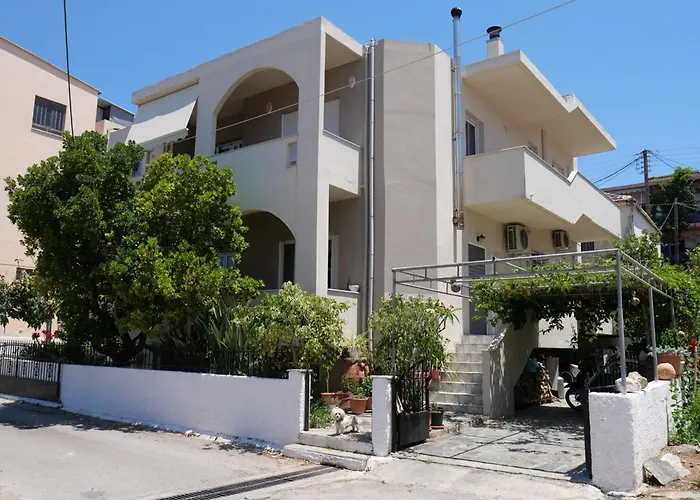 Rosy's House With Amenities Near Chania Hébergement de vacances